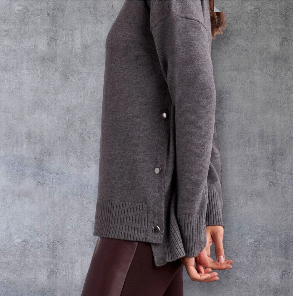 ELLEN TRACY Sweater Crew Neck Side Snap Womens Small Grey Lagen Look Preppy Norm